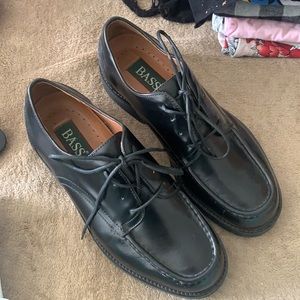 Black leather dress shoes
